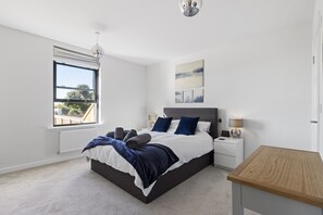 2 bedrooms, iron/ironing board, travel cot, free WiFi