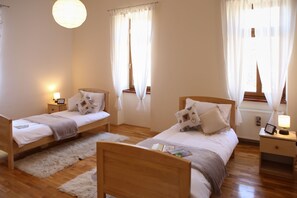 2 Schlafzimmer, Zimmersafe, Bügeleisen/Bügelbrett, Reisekinderbett