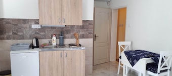 Studio apartment with private balcony and sea view