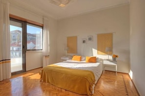 6 chambres, fer et planche à repasser, Wi-Fi