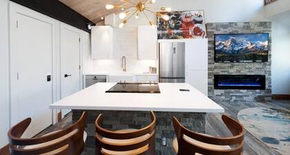 Sunshine Suite (#733) |Near Ski - Golf - AC/Pool/Hot Tub