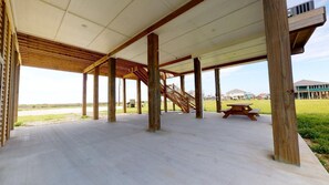 Outdoor dining - Blissful by the Sea: 4  BR, 3.5  BA House in Port Bolivar, Sleeps 12 (Bolivar Peninsula)