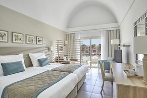 Minibar, coffres-forts dans les chambres, décoration personnalisée