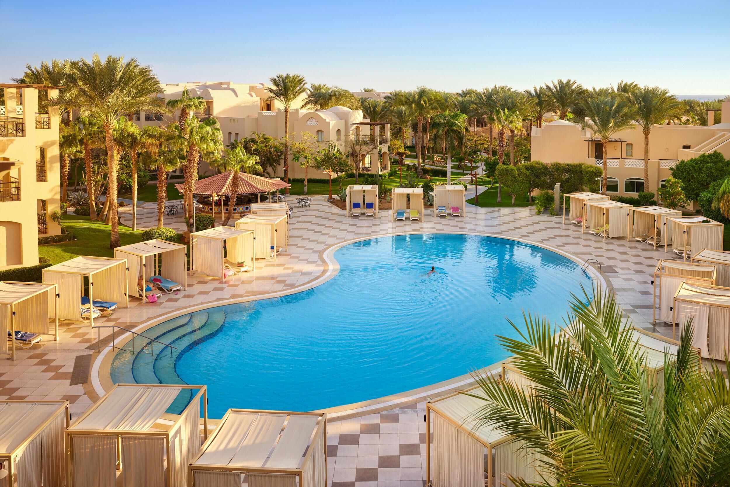 屋外プール、サンラウンジャー