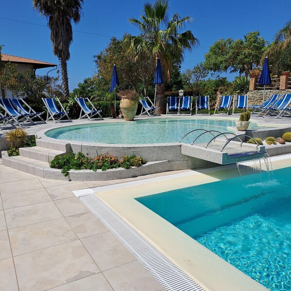 Pool - Residence Heaven 42R (Santa Domenica)