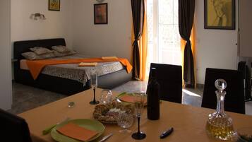 1 bedroom, iron/ironing board, WiFi