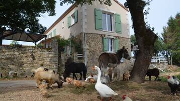 Enceinte de lâhĂ©bergement