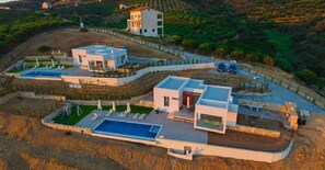 Exterior - holiday home "Villa Kallia" with Infinity Pool (Agia Pelagia)
