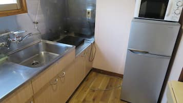 Fridge, microwave, stovetop, cookware/dishes/utensils