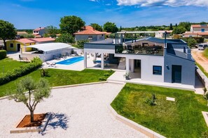 Exterior - Modernly designed villa with private pool can accommodate up to 8 persons. (Barban)