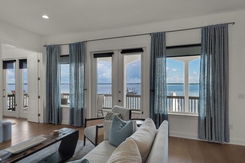 🌅 Let's Do Sunset - Dock, Gulf Access, Sunset Deck + Pet Friendly 🐾