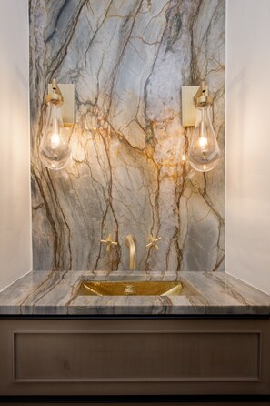 Condo, 4 Bedrooms | Interior detail