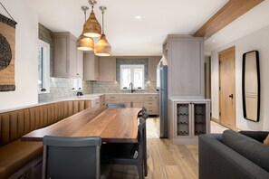 Condo, 4 Bedrooms | Dining