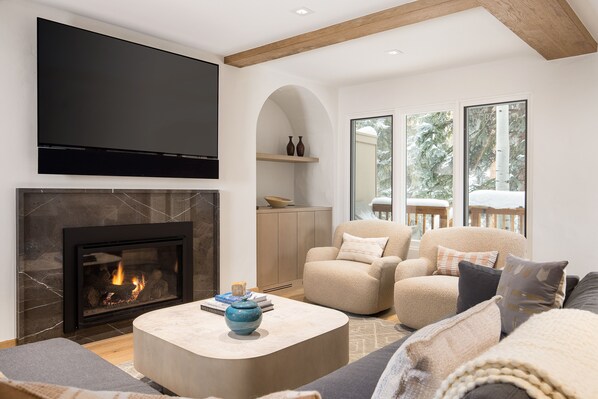 Condo, 4 Bedrooms | Living area | Smart TV