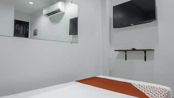 Dobbeltrom – standard | Skrivebord og sengetøy