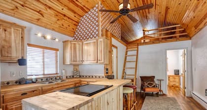 Piney Tiny House — Loft, Wildlife Views, Banner WY