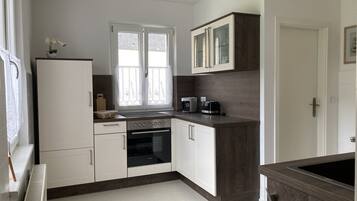 Kühlschrank, Ofen, Herdplatte, Geschirrspüler