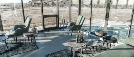 32 inci televisyen skrin rata dengan satelit, TV