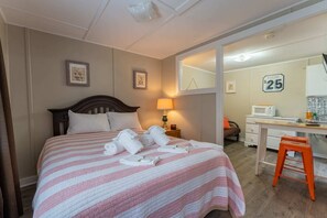 1 bedroom, WiFi, bed sheets - The Bungalow Summary: (Laconia)