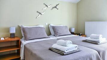 Villa | 4 bedrooms, iron/ironing board, free WiFi, bed sheets