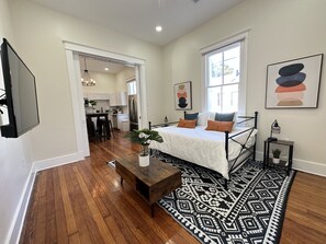 3 chambres, fer et planche à repasser, accès au Wi-Fi (inclus)