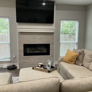 Smart TV, offices - Modern & Convenient Cozy House minutes away from Medical Center  ❤️ (Houston)