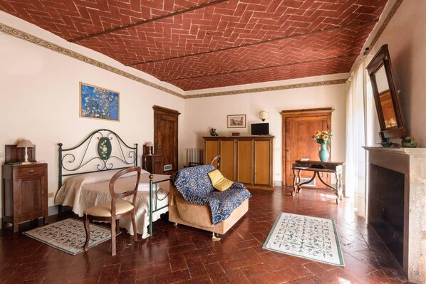 1 غرفة نوم ومكواة/لوح كي وواي فاي