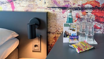 舒適雙人房 | 書桌、手提電腦工作空間、隔音、免費 Wi-Fi