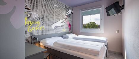 Desk, laptop workspace, soundproofing, free WiFi