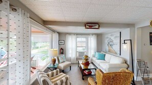 TV - Room 8 (3rd Floor and Shared Bathroom) (Laconia)