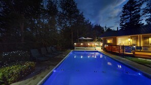 Outdoor pool - Room 8 (3rd Floor and Shared Bathroom) (Laconia)