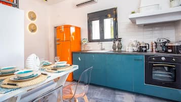 Fridge, oven, toaster