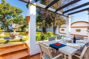 Dining - Villa Jardin de Mari by Solset (Málaga)