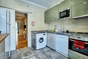Fridge, microwave, oven, dishwasher