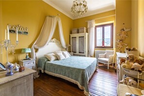 4 slaapkamers, een strijkplank/strijkijzer, wifi, beddengoed