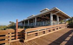 Property grounds - Overlook Club Pelican Golf AND walk to beach -30 Day rental min for March 2025 (Naples)