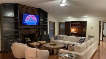 Smart TV, fireplace, video games, table tennis