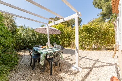 Auguière West, house in the heart of the vineyard
