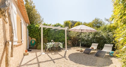 Auguière West, house in the heart of the vineyard