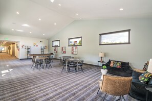 Game room - The Lodge Lake Chelan (Manson)