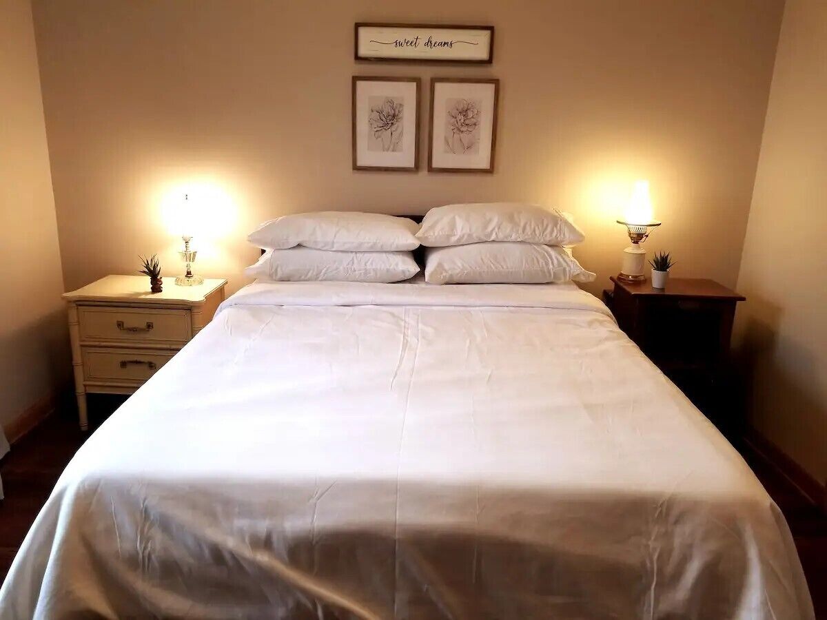 3 habitaciones, escritorio, tabla de planchar con plancha y wifi gratis 