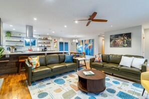 TV, fireplace, smart speakers - Chestnut Place · Updated Home on Quiet Drive - Perfect Getaway (Walla Walla)