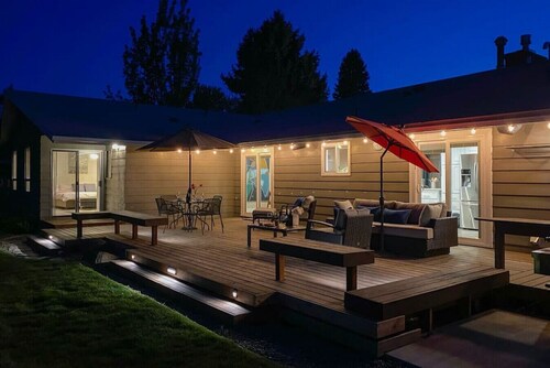 Chestnut Place · Updated Home on Quiet Drive - Perfect Getaway