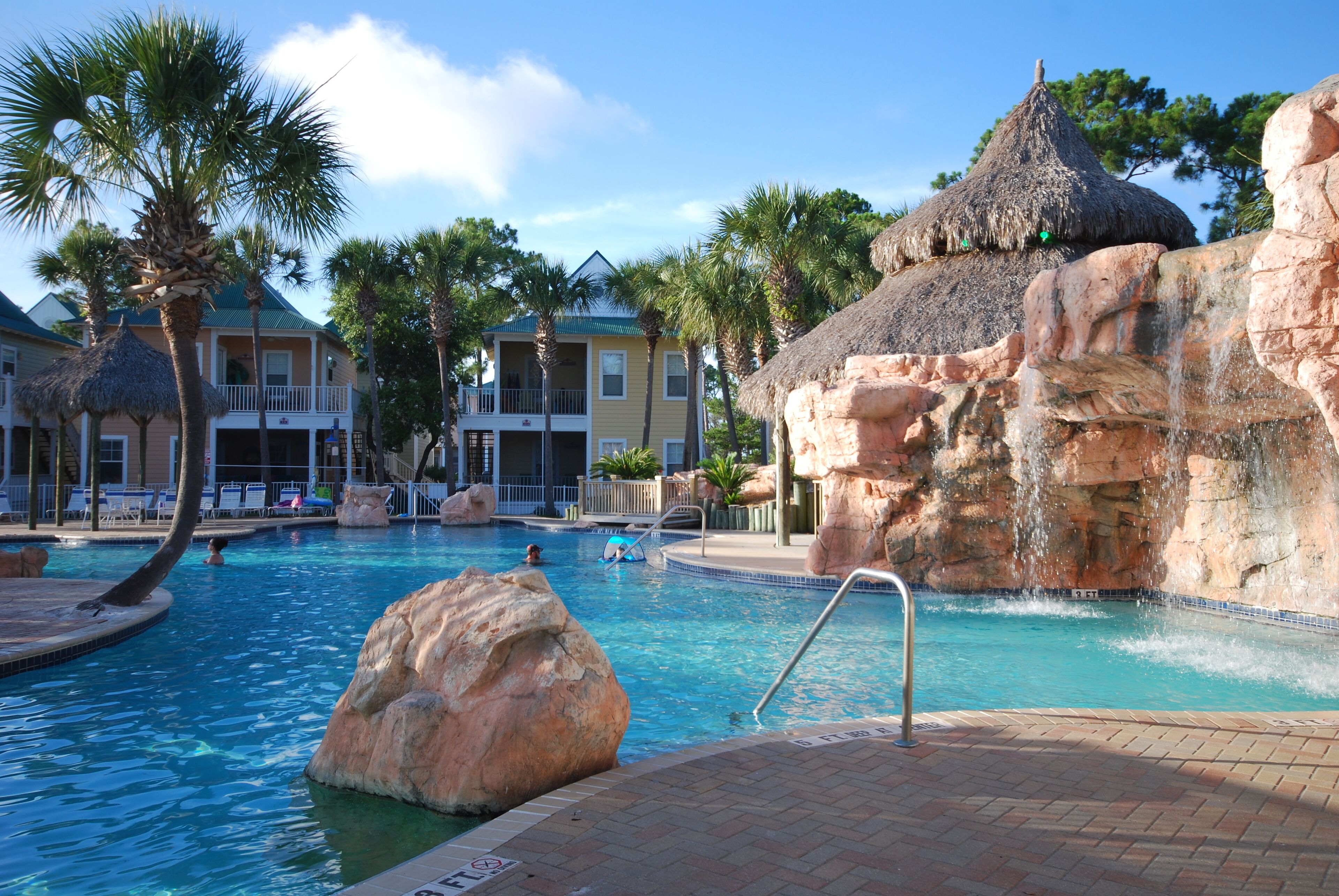 Exquisite Condo Retreat, Lagoon Oasis Pool & Pristine Beaches: No Problem