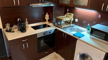 Frigorifero, microonde, forno, tostapane