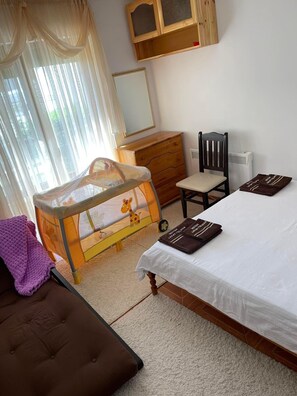 1 bedroom, iron/ironing board, WiFi