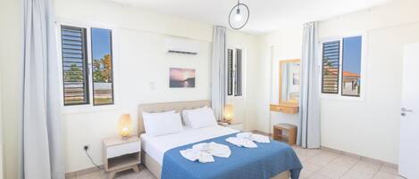 5 bedrooms, iron/ironing board