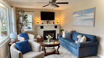 Smart TV, fireplace