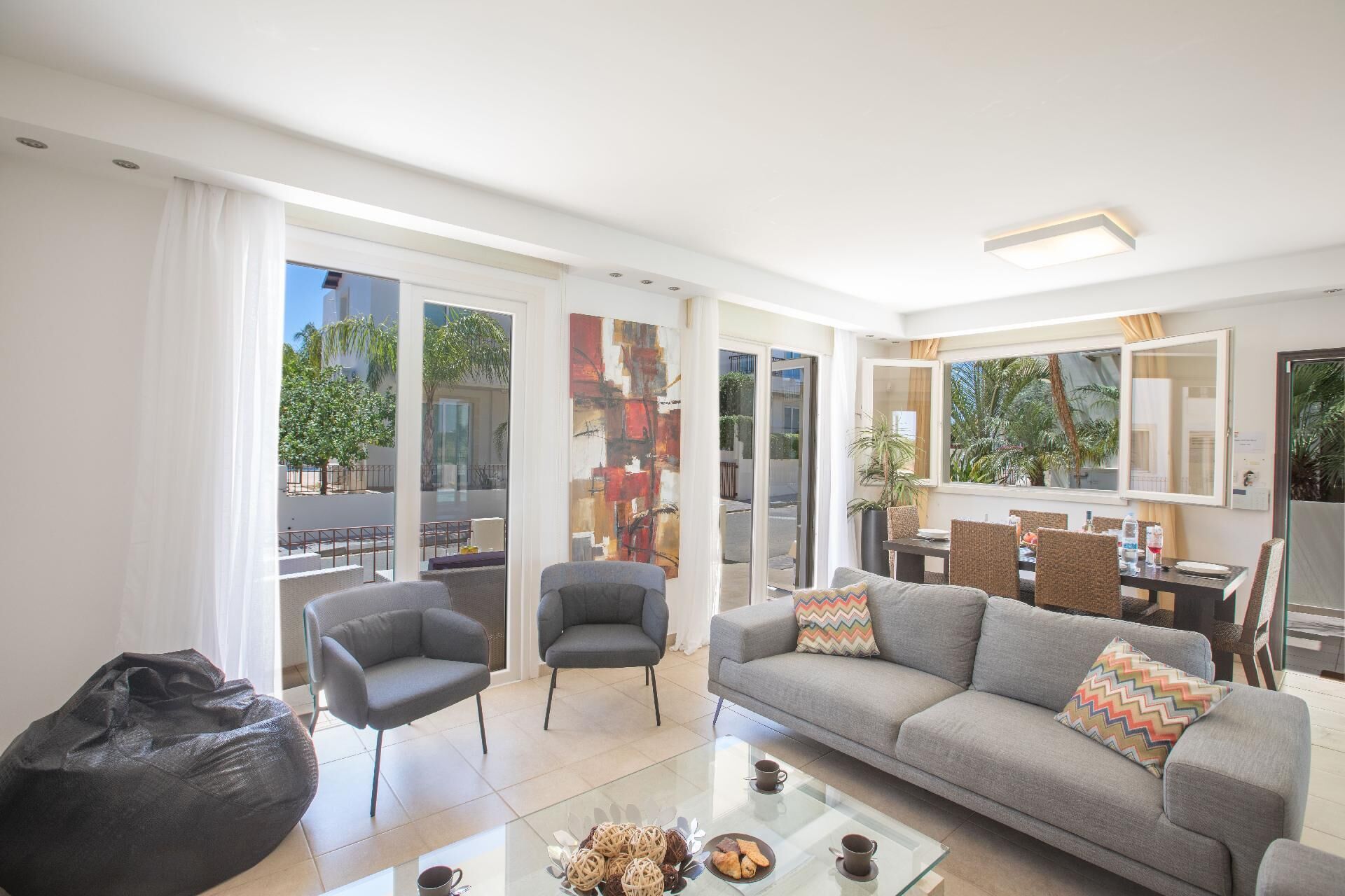 TV, fireplace, stereo