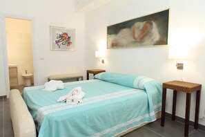 5 bedrooms, iron/ironing board